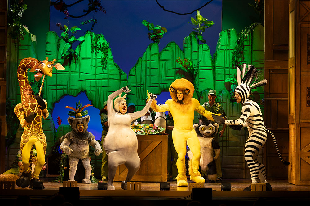 Madagascar stage production scene 4